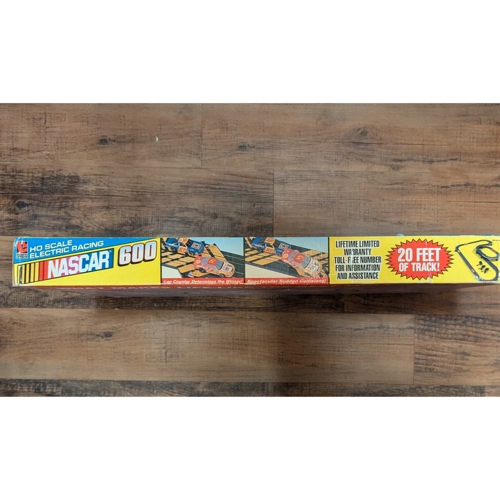 NASCAR Speedway HO Slot Car Set 15 1/2' Race Track Factory Sealed